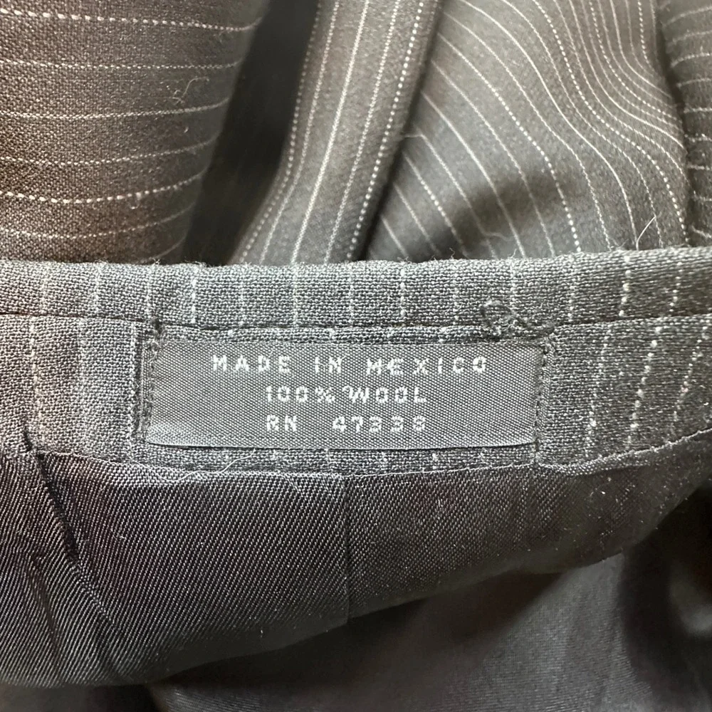 Jones New York Blazer Mens 42R (38R) Grey Elements Pinstripe 100% Wool 3 Button‎